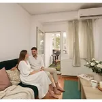 Inviting On Decebal Boulevard In Apartment *