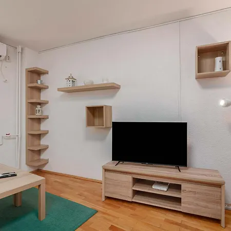 Inviting On Decebal Boulevard In *