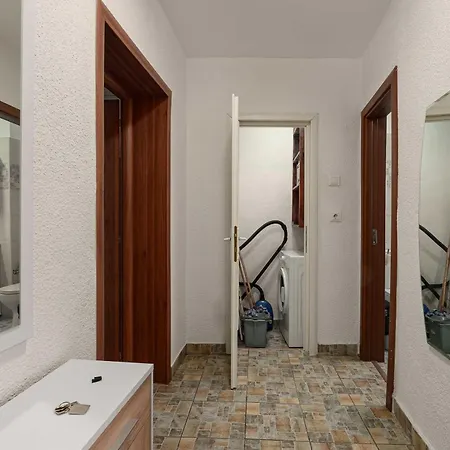 Apartment Inviting On Decebal Boulevard In *