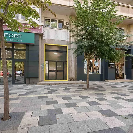 Inviting On Decebal Boulevard In * Boekarest