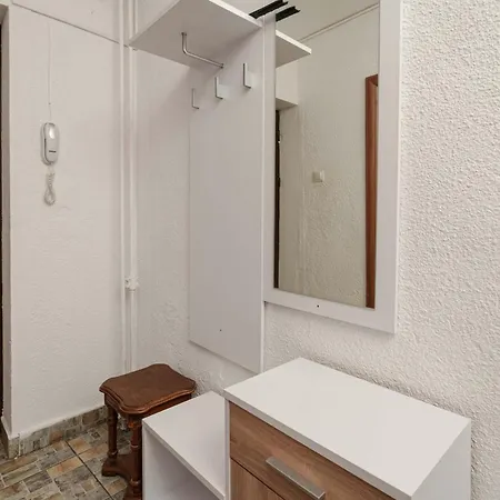 Apartment Inviting On Decebal Boulevard In