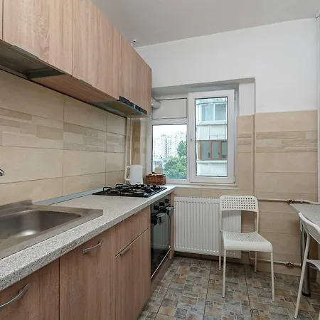 Apartament Inviting On Decebal Boulevard In Bukareszt