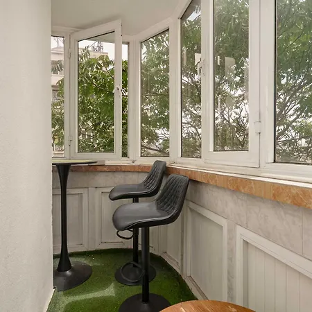 Inviting On Decebal Boulevard In *