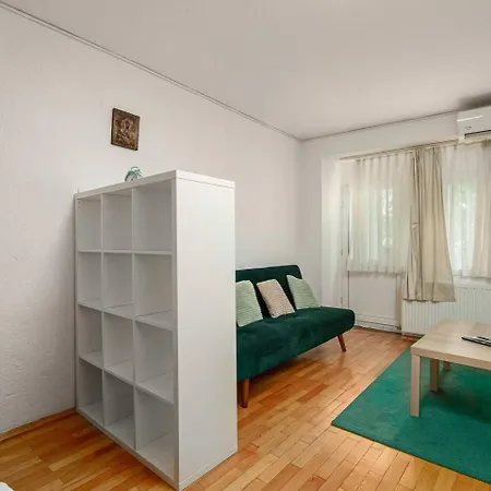 Inviting On Decebal Boulevard In Apartament