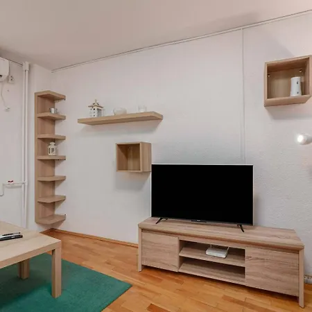 Apartament Inviting On Decebal Boulevard In