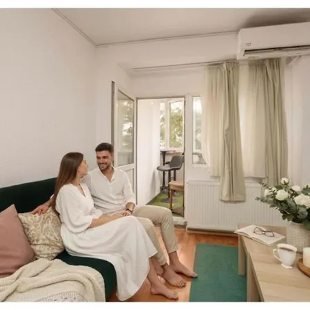 Modern Decebal Near Metro * Bucharest