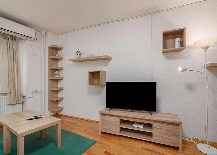 Inviting On Decebal Boulevard In *