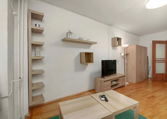 아파트 Inviting On Decebal Boulevard In 부쿠레슈티