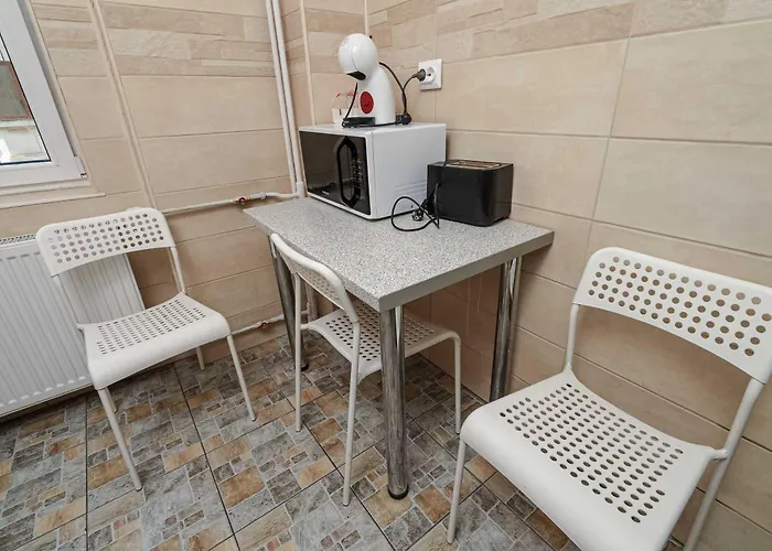 Inviting On Decebal Boulevard In 아파트 *